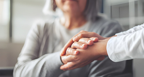 Caregiver in Italia, sono oltre 12 milioni: il peso ricade sulle donne